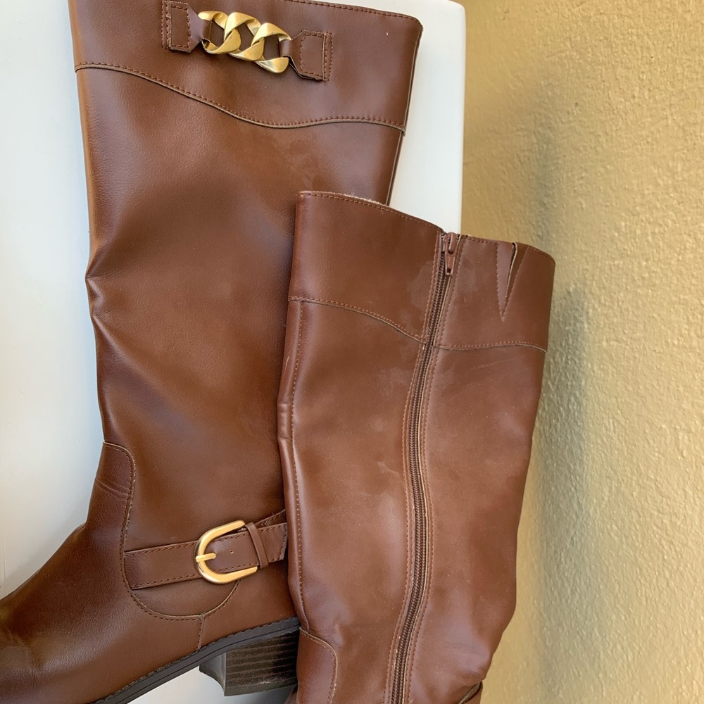 Brown boots